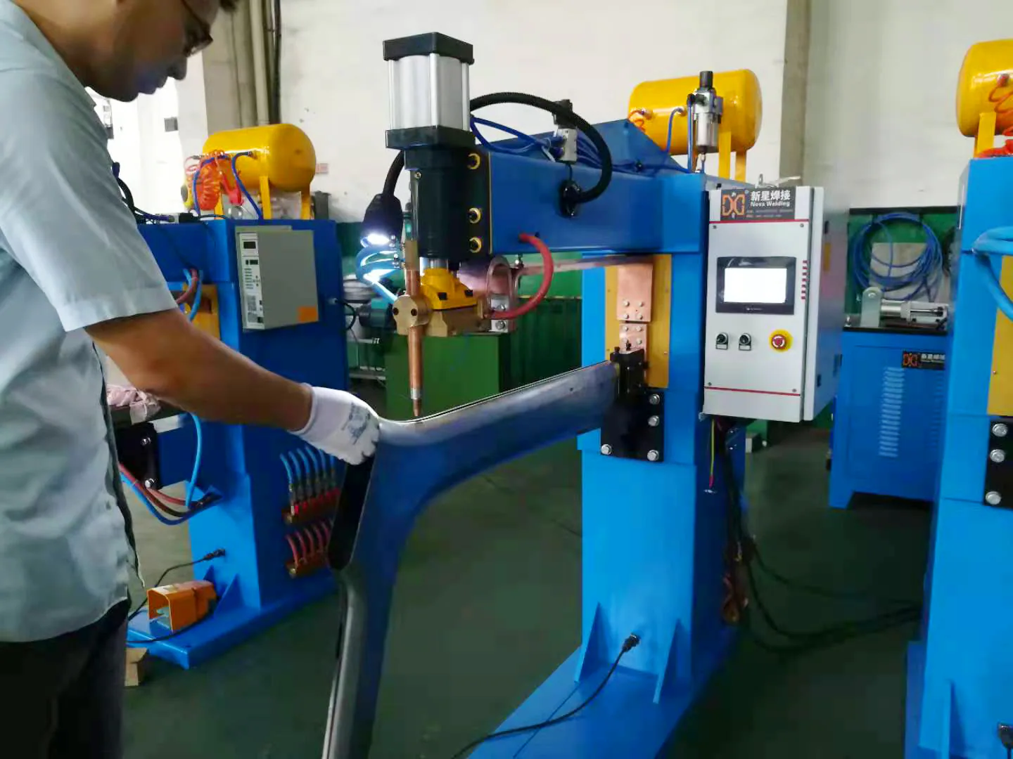 Why are there 4 stages in resistance spot welding joint formation? What does it do?