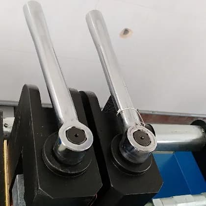 Xinxing UN7 flash resistance butt welding machine with long handle