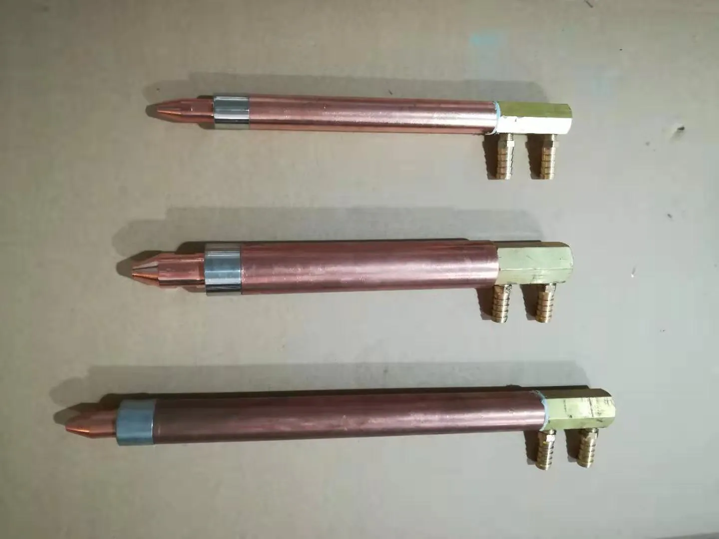 The function of resistance welding machine electrodes