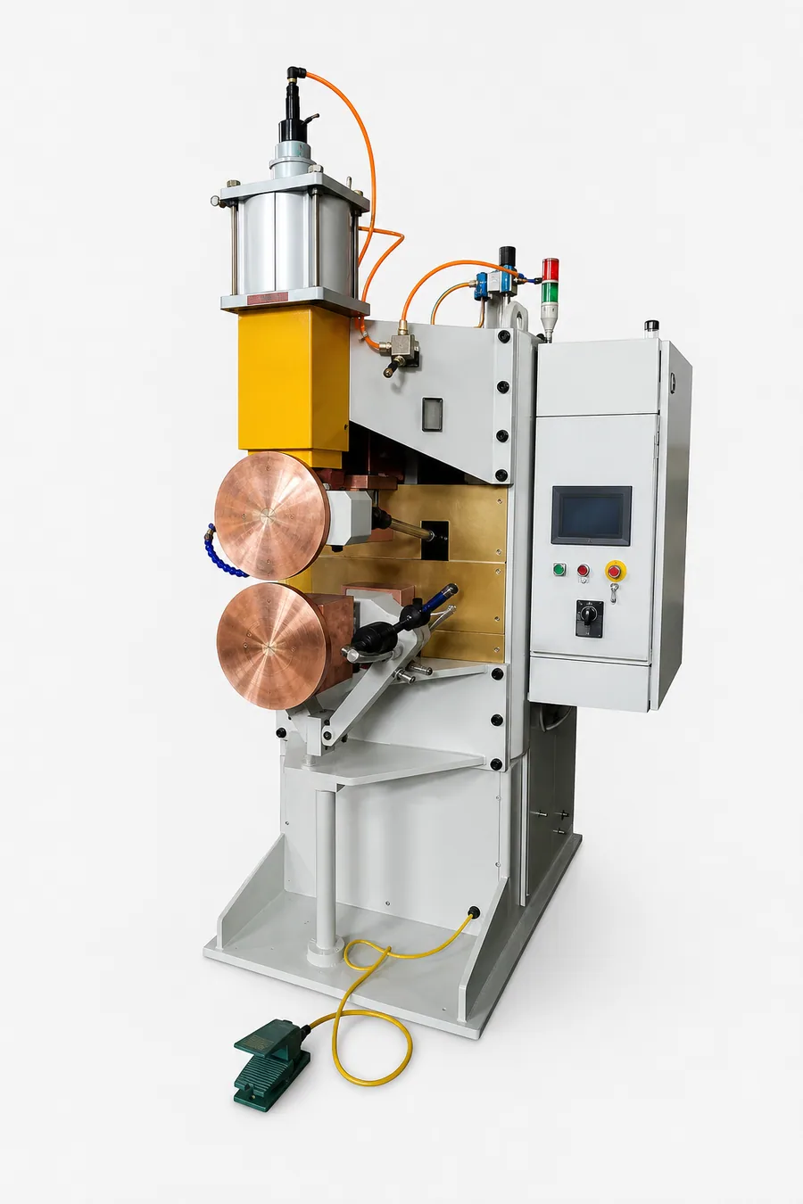 Resistance seam welding machine with driven wheel electrodes